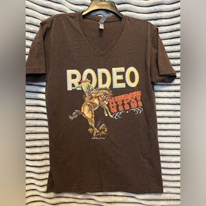 V Neck Western Graphic Tee (M)